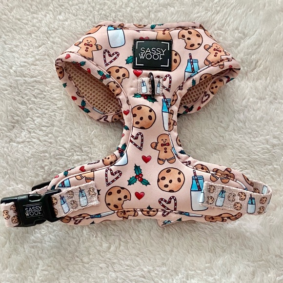 Christmas Cookies & Milk Fog Harness & Waste Bag Holder - Picture 2 of 6